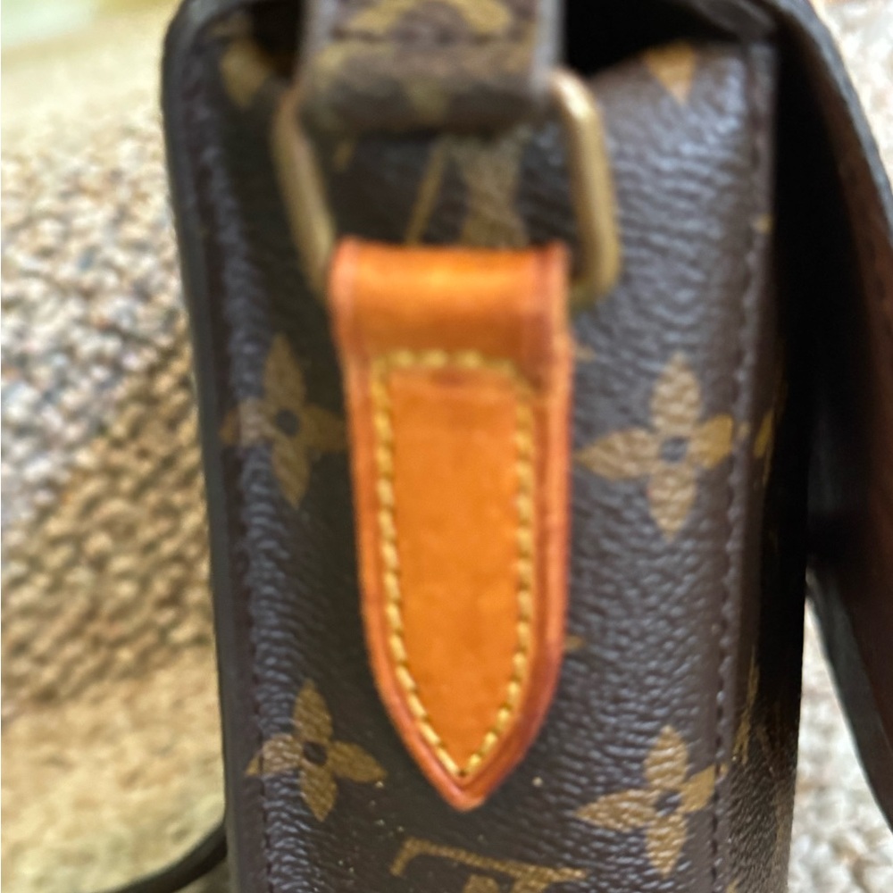 Louis Vuitton Brown Monogram Crossbody Bag with Tan Leather Trim Saint Cloud GM - Picture 6 of 10